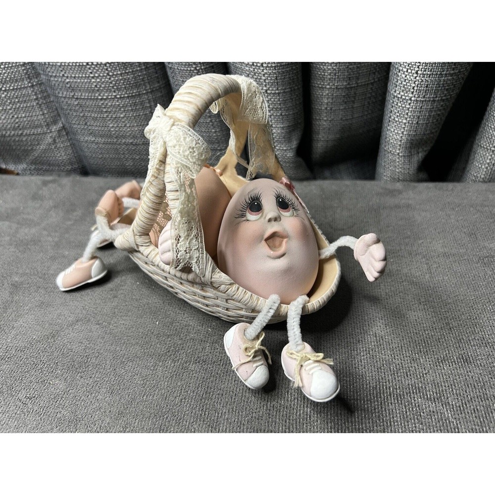 VTG Anthropomorphic Ceramic Egg Pink Shelf Sitter Figures Sleepy Happy Basket